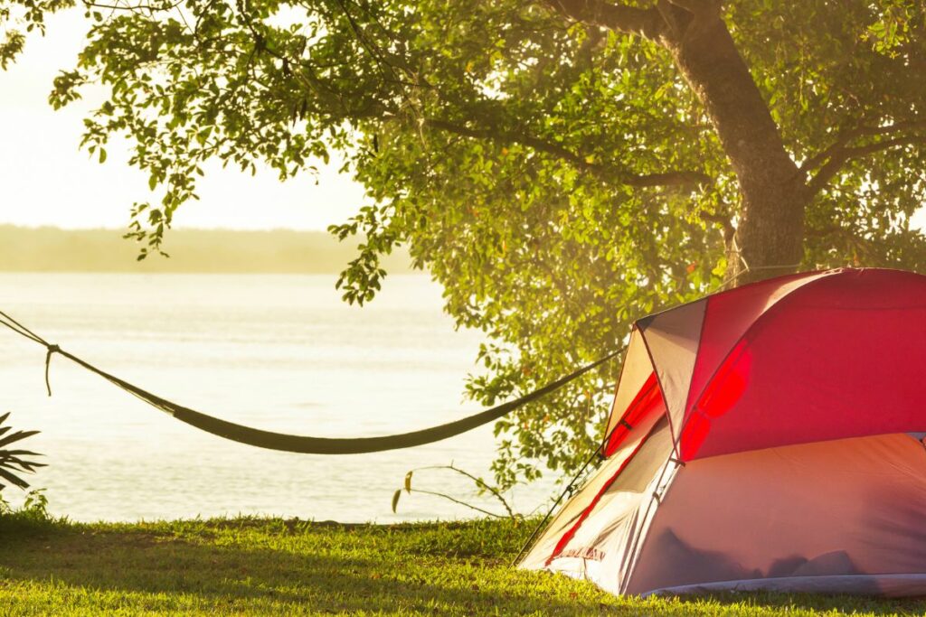 tips for staying cool when camping in hot weather and summer heat